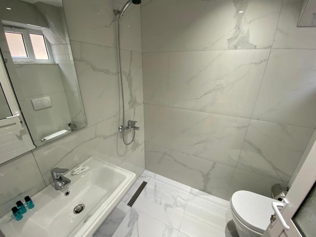 Saranda Rooms Ngoại thất bức ảnh